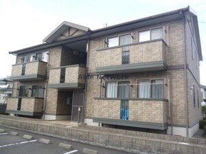 リーフレットエコーⅢ号館外観写真