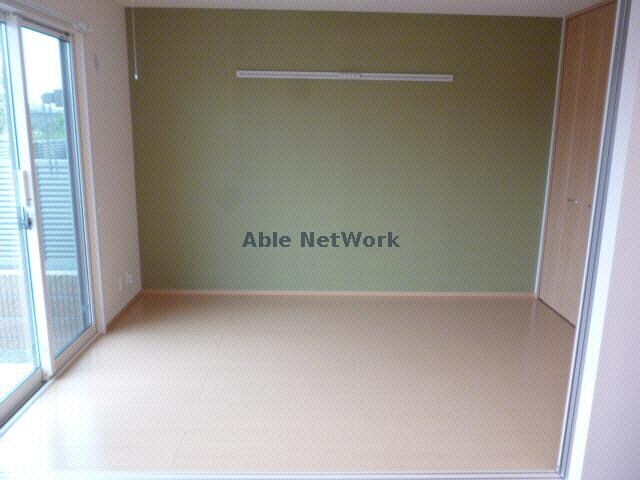 物件内観写真9　(洋室)