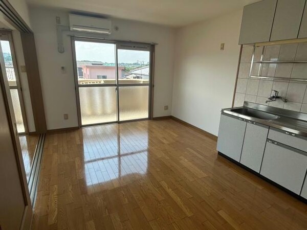 リビングダイニング