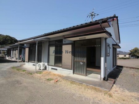 財部蓼池貸家外観写真