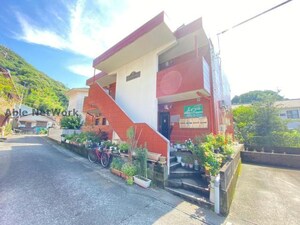 Red Houseひなぐ外観写真