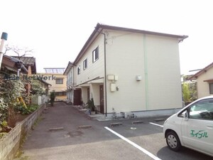 ハイム高田（奥）外観写真