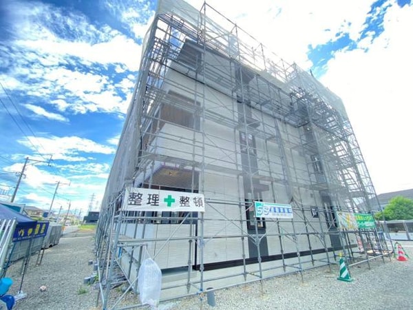 建築中