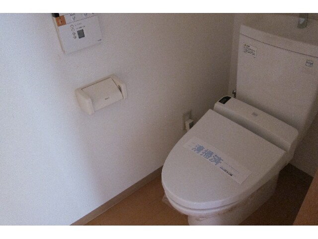 物件内観写真4　(トイレ)