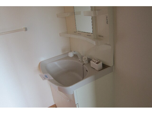 物件内観写真8　(洗面)