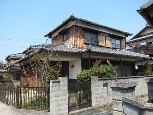 富永一戸建（不動産）６４５外観写真