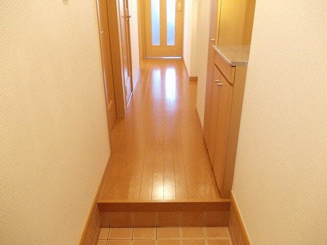 物件内観写真7　(玄関)