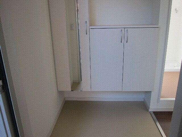 物件内観写真13　(玄関)