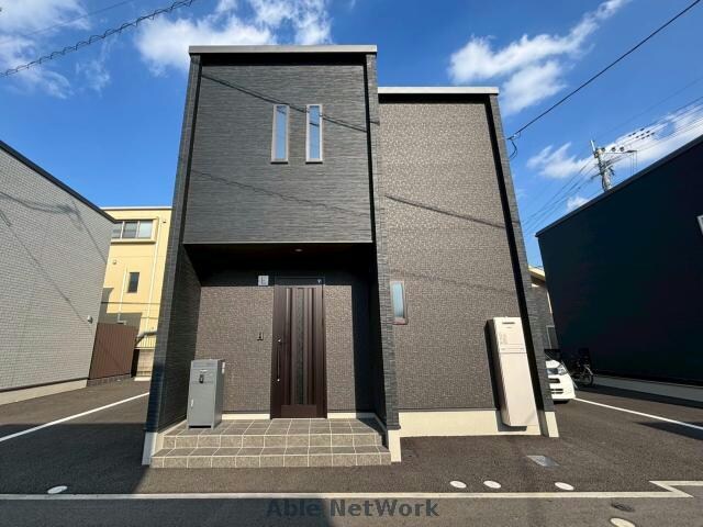 物件外観写真1　(E)