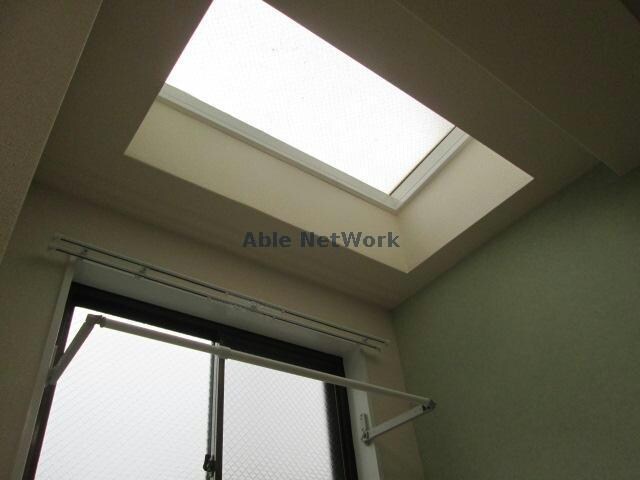 物件内観写真13　(天窓あり)