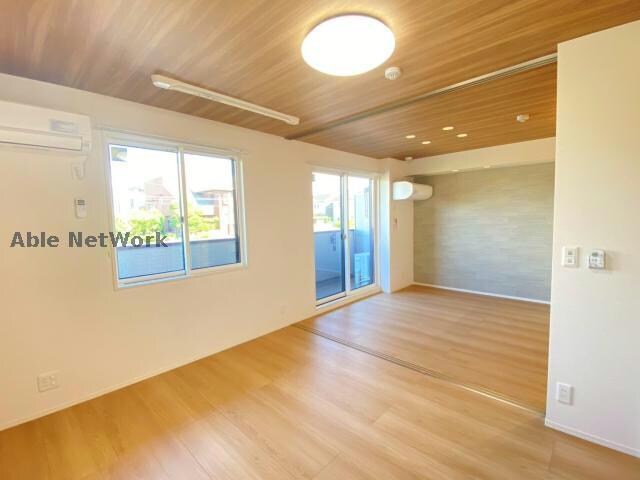 物件内観写真9　(同型反転)