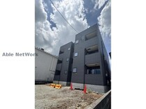 産交バス（熊本市） 福祉センターグラウンド前･東西線 3階建 新築の外観写真