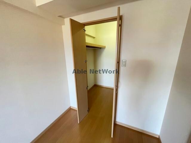 物件内観写真4　(左右反転同型タイプ　現況優先)