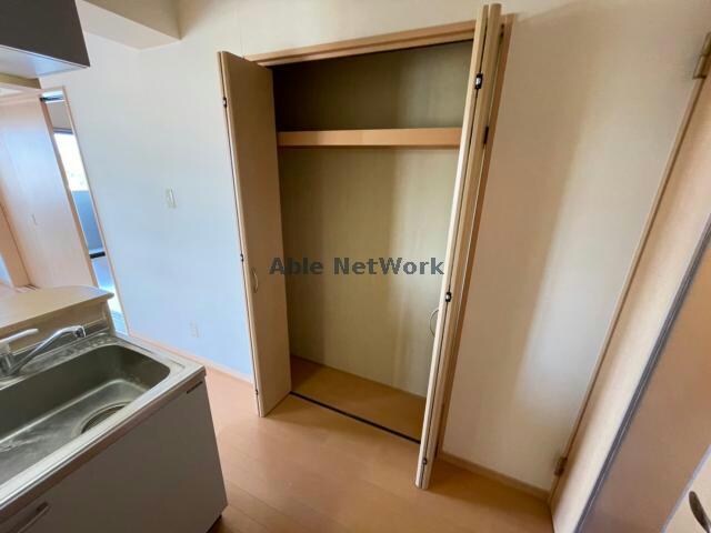 物件内観写真5　(左右反転同型タイプ　現況優先)