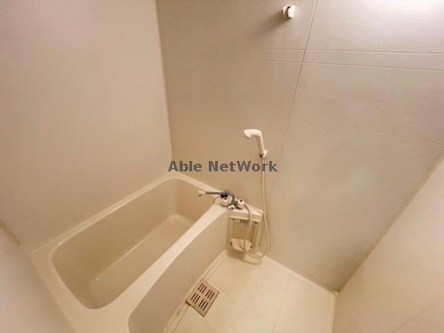 物件内観写真8　(左右反転同型タイプ　現況優先)