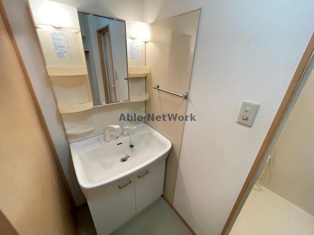 物件内観写真9　(左右反転同型タイプ　現況優先)