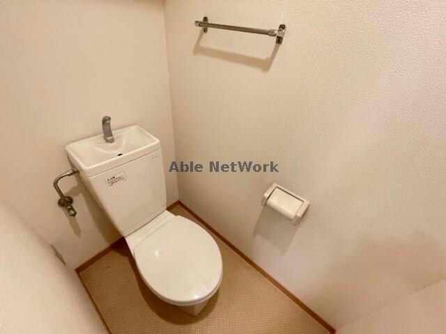 物件内観写真10　(左右反転同型タイプ　現況優先)