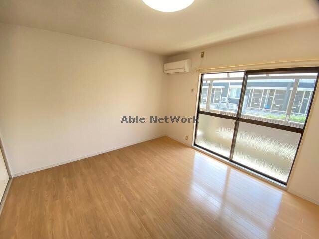 物件内観写真3　(同型　現況優先)