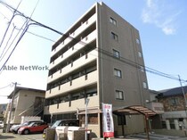 熊本市営バス 自治会館入口 7階建 築24年の外観写真