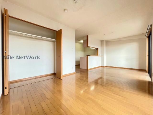 物件内観写真5　(同型別号室)