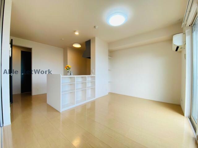 物件内観写真2　(同型モデル)