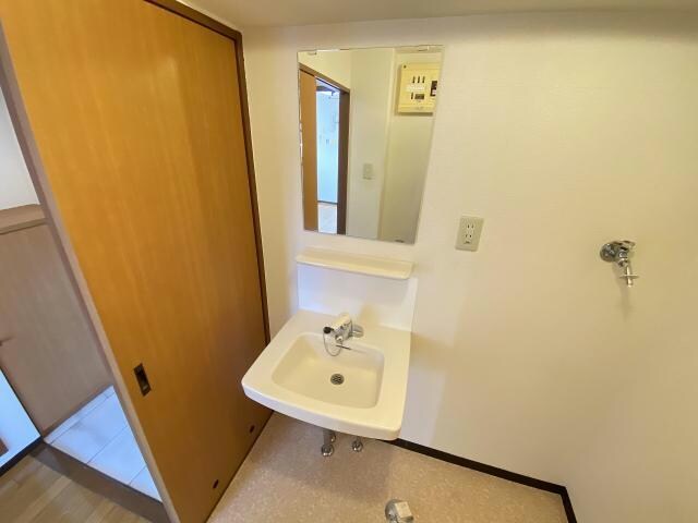 物件内観写真7　(独立洗面台新設予定☆)
