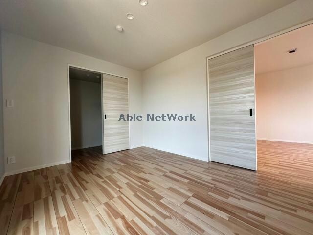 物件内観写真4　(同型　現況優先)