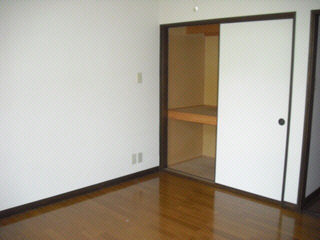 物件内観写真6　(部屋収納)