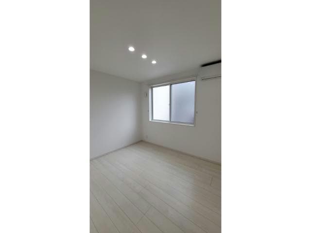 物件内観写真14　(北側洋室)