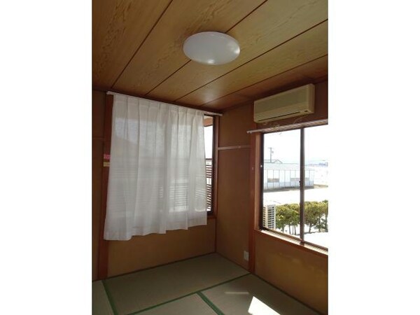 居室(2F南側和室)