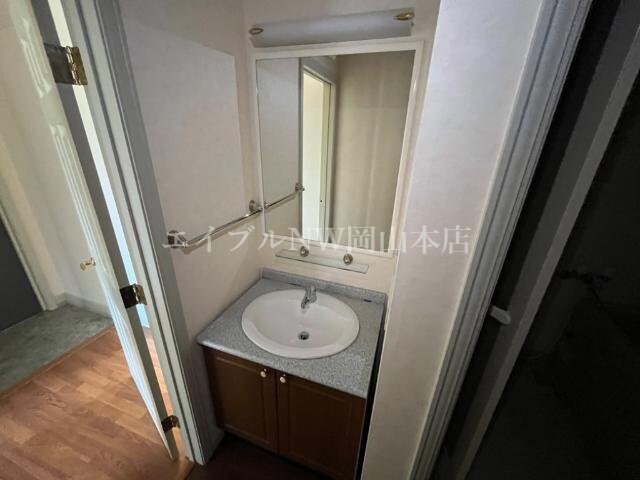 物件内観写真8　(洗髪洗面化粧台)