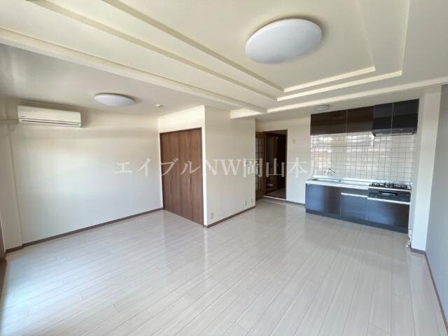 物件内観写真7　(リビング)