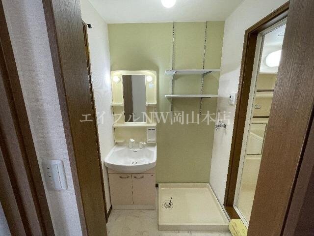 物件内観写真11　(洗髪洗面化粧台)