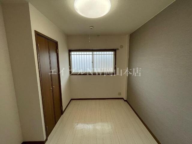 物件内観写真12　(洋室)