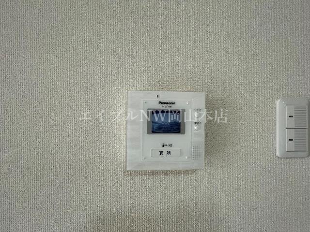 物件内観写真16　(カメラ付インターホン)