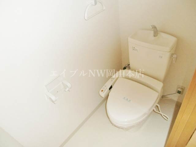 物件内観写真10　(温水洗浄便座設置済み)