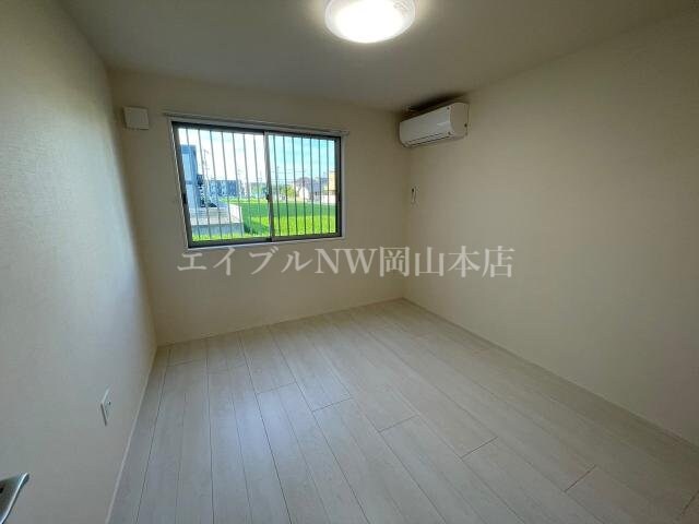 物件内観写真9　(洋室)