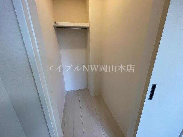 物件内観写真11　(ウォークインクローゼット)