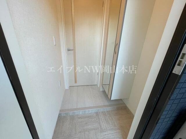 物件内観写真13　(玄関)