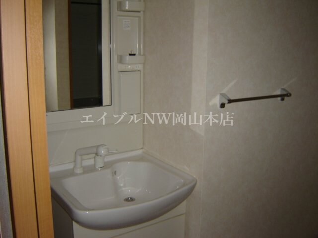 物件内観写真8　(洗面台)