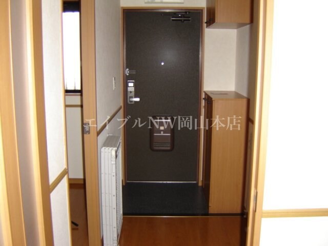 物件内観写真11　(玄関)