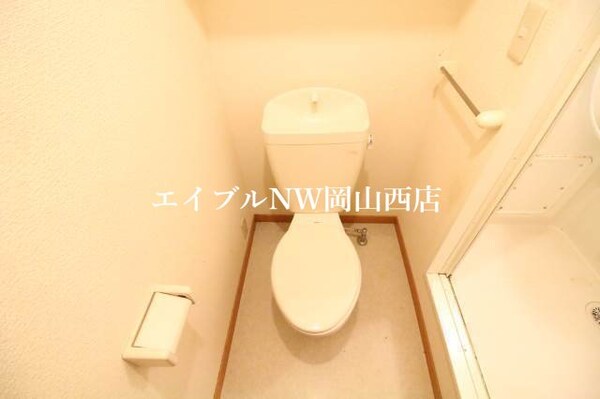 トイレ(同間取り別部屋の写真です)