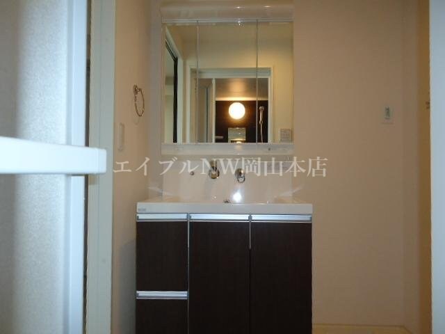 物件内観写真11　(洗髪洗面化粧台)