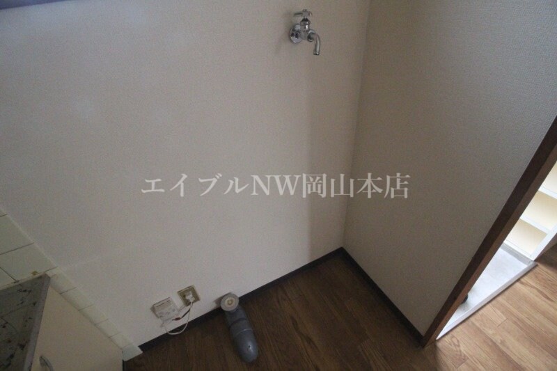 物件内観写真18　(洗濯機置き場)