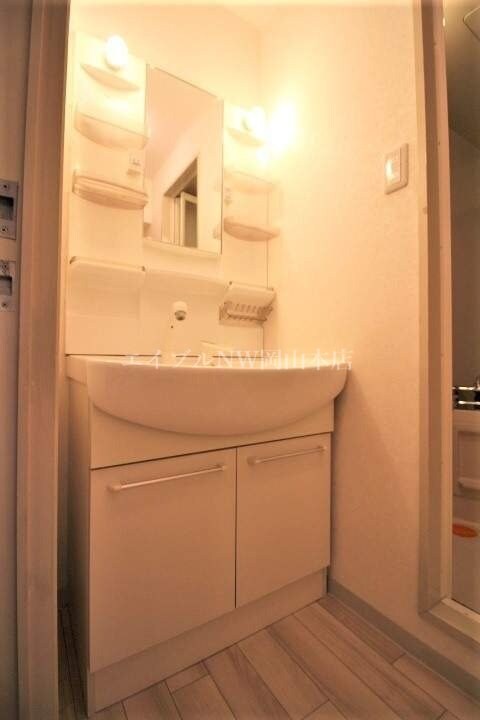 物件内観写真11　(独立洗面台)