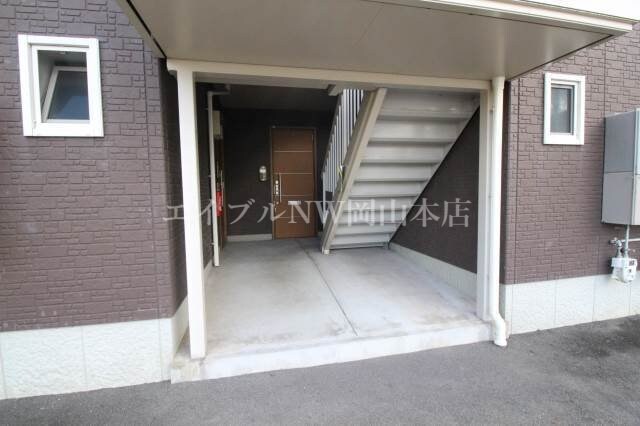 物件外観写真5　(エントランス)