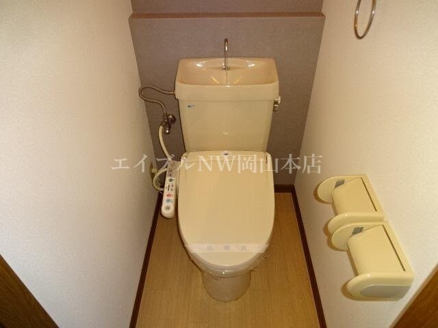 物件内観写真9　(シャワー付トイレ)