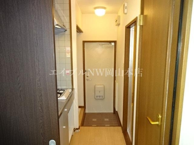 物件内観写真11　(廊下)