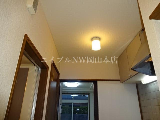 物件内観写真21　(天井照明)