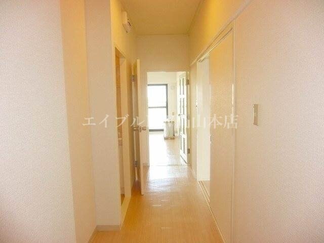 物件内観写真11　(玄関)